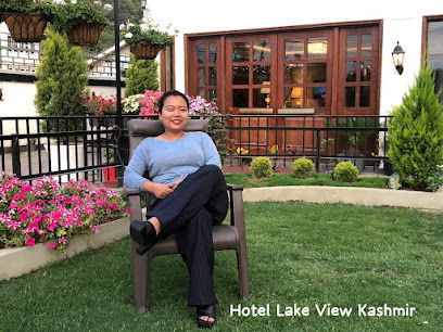 Hotel Lake View Kasmir
