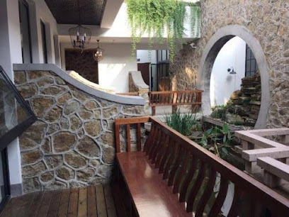 Moon and Sixpence Hotel