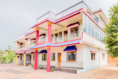 OYO Home Mountain Mist
