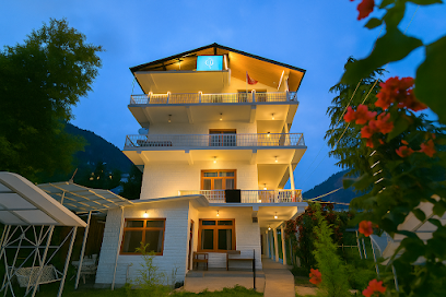 Beholden Stay And Cafe - A Luxury Boutique Hotel In Manali