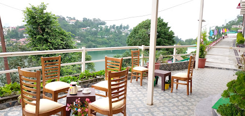 Crystal LakeView Homestay