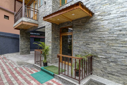 Townhouse OAK HOTEL WRC