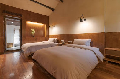 EIGHT BLESSINGS INN