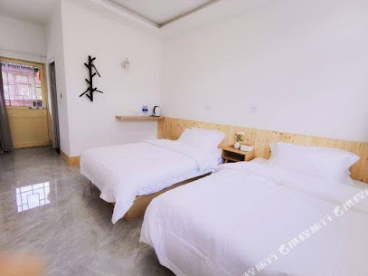 Four Seasons of the Year Homestay