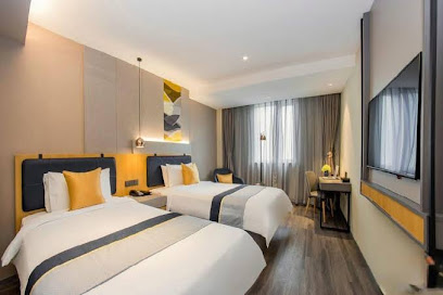 Ease Hotel