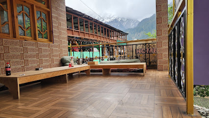 Moonlight homestay cafe and rooms