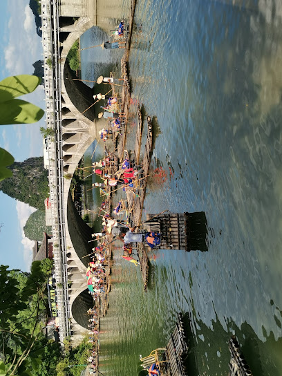 Yangshuo village Tree Resort Hotel