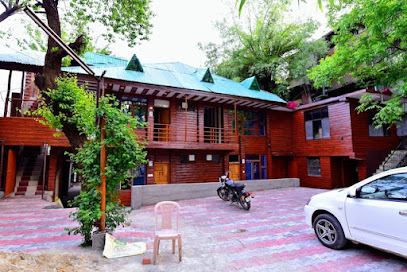 OYO 28189 Hotel The 1965 Mall Road