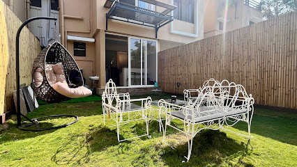 SAM'S VILLA