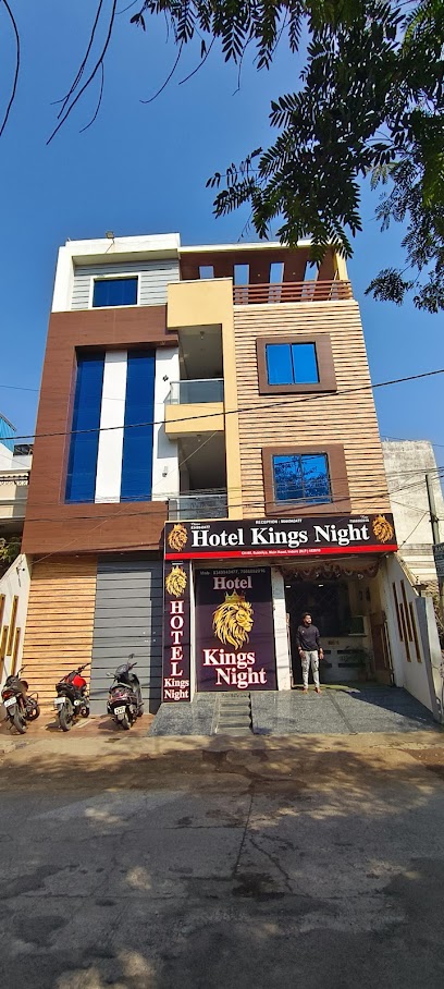 SPOT ON Hotel Kings Night