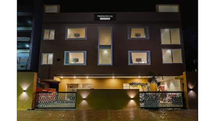Super Townhouse Viraj Khand formerly Veridian Inn