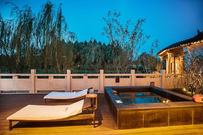 Yihe lake shore Hotspring