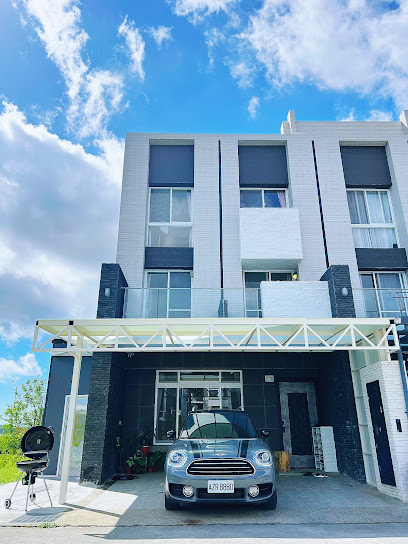 日子有光 SHINE INN DAY 親子民宿 寵物友善 恆春包棟 墾丁包棟 6-20人可包棟 烤肉 KTV 戲水池 遊覽車