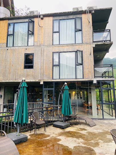 salad days hostel