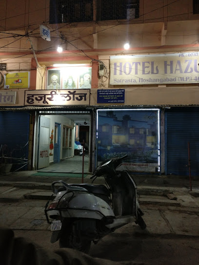 Hotel Hazoori Lodge