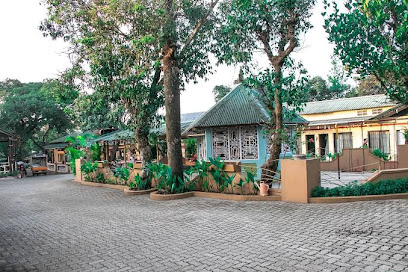 Hotel Girivihar