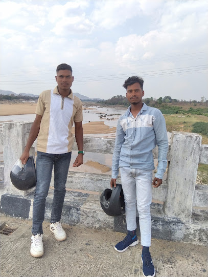 शिव जयसवाल होटल रेड नदी चपोता खास