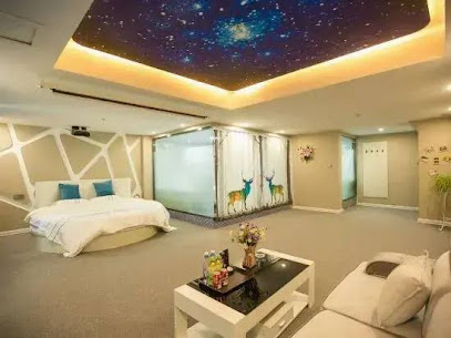 Blue Whale Hotel