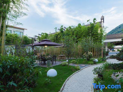 Cunban Zhuyuan Hostel