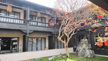 曼辰 Mansion 侘寂美学 · 花园度假酒店 (丽江古城南门木府店）