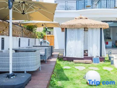Weizhou lsland suxihuajian SeaView Hotel