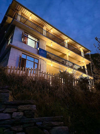 Aura by Raw Artistry (Manali)