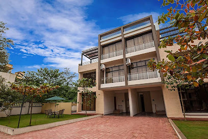 StayVista at Vista Greenwoods Ten Villa in Lonavala | 5 BHK Premium Holiday Home