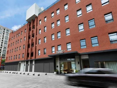 baseLITE Serviced Apartment