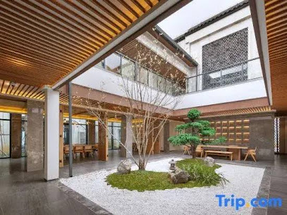 婺女洲度假区徽市街艺术酒店