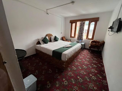 SPOT ON Hotel Meazbaan