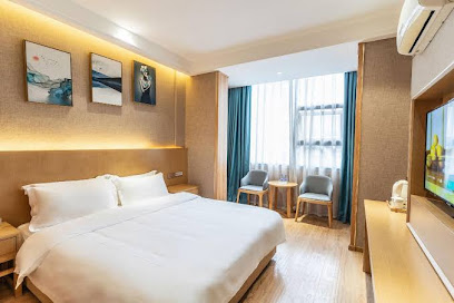 Golden Leaf Hotel
