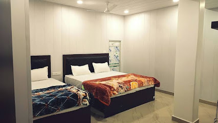 taj plaza paying guest house