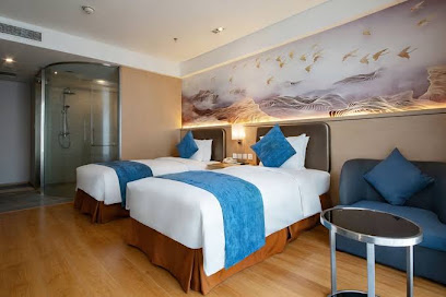 H Crytal Hotel