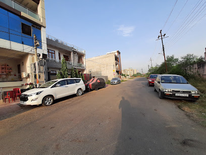 OYO Flagship 27997 Vrindavan Inn Near Lulu Mall