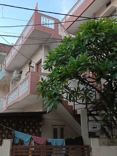 Tribhuvan Homestay - Family Home Stay in Ujjain
