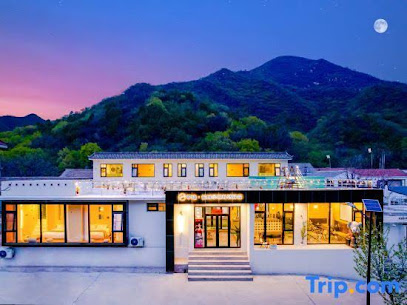 Not late Great Wall Landscape Private Soup Homestay