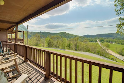 Cabin Getaway in Mountain View w/ Porch + Grill