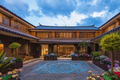 The Timber Courtyard - Lijiang Old Town - A Preserved Heritage Residence near Mufu Palace