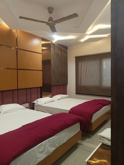 HOTEL HIRA PALACE