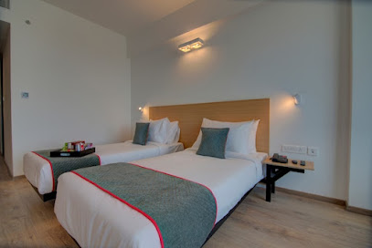 Townhouse HOTEL NAMAN