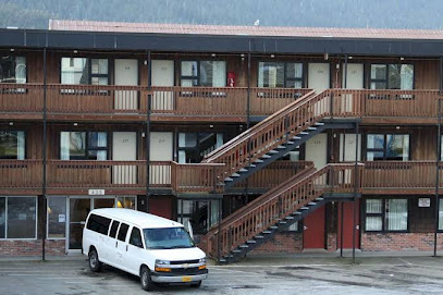 The Driftwood Lodge