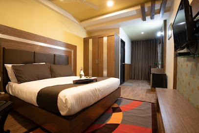 Collection O 82654 Heera Suites