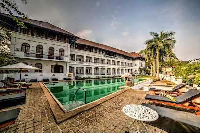 Brunton Boatyard - CGH Earth