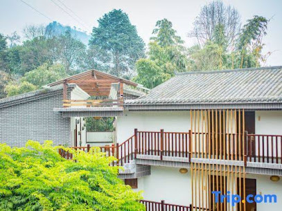 Aiduo Xiaozhu Hostel