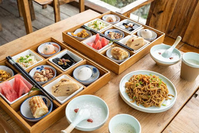 Yichun Old Rain New know light luxury home stay