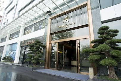 DeRUCCI Hotel