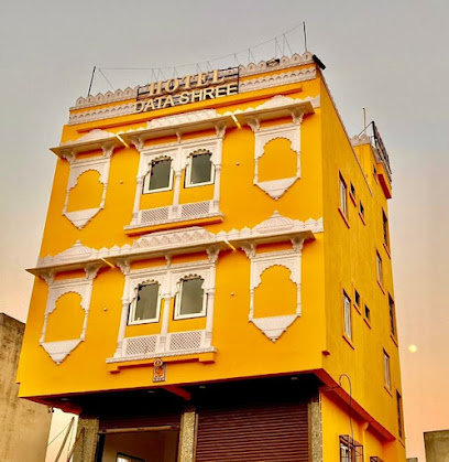 Super OYO Hotel Data Shree