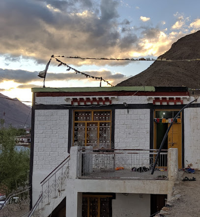 Dolma guest house