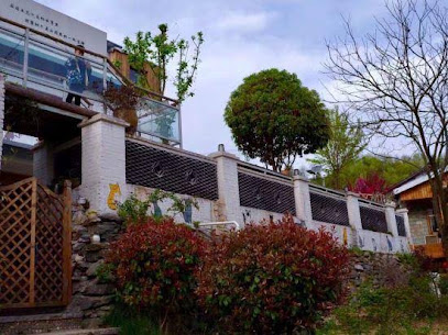 Shiyan Spirited Away Inn
