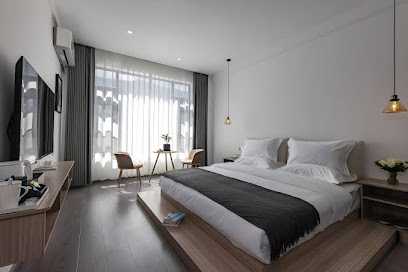Flower Hotel